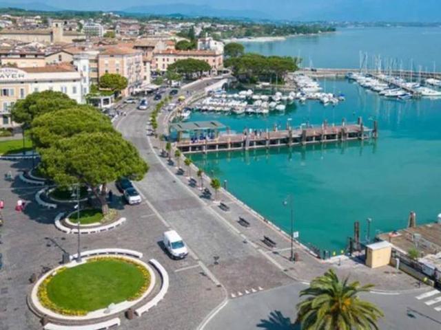 Attività / Licenza in vendita a Desenzano del Garda BS