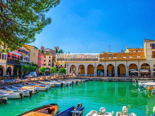 Attività / Licenza in vendita a Desenzano del Garda BS