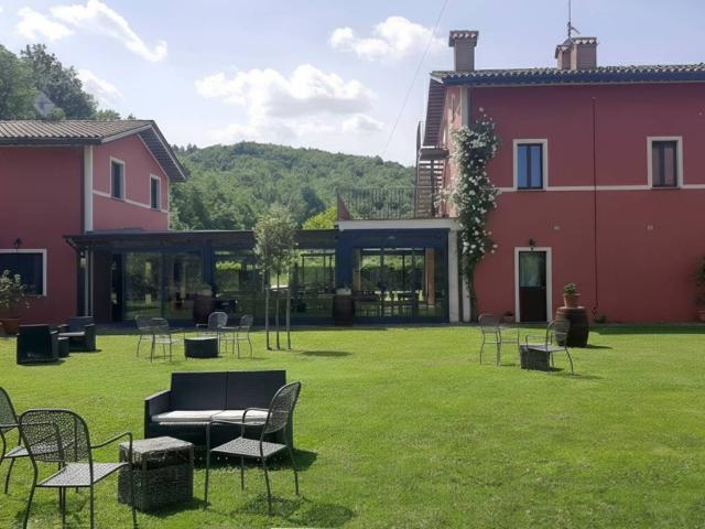 Attività / Licenza in vendita a Fabriano AN