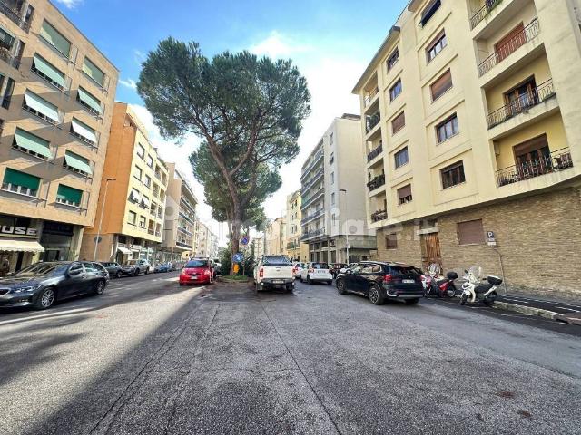 Attività / Licenza in vendita a Firenze FI