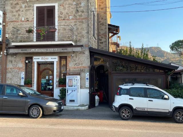 Attività / Licenza in vendita a Giffoni Sei Casali SA