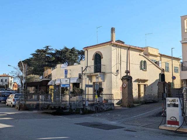 Attività / Licenza in vendita a Montalto di Castro VT