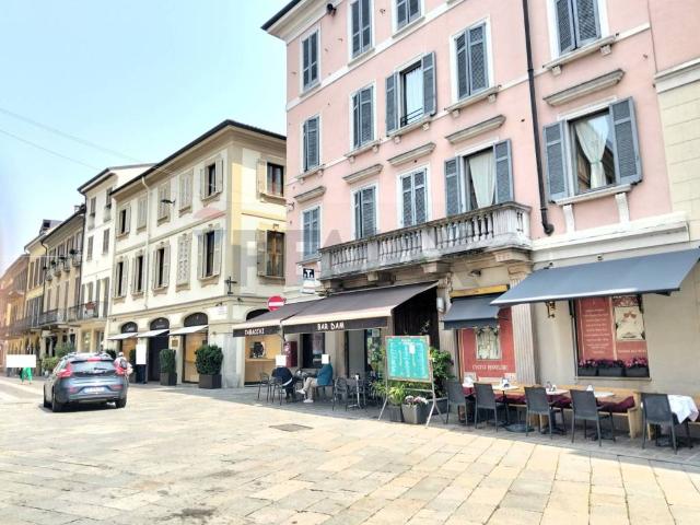 Attività / Licenza in vendita a Monza MB