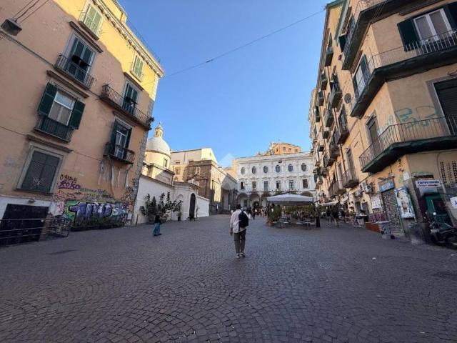 Attività / Licenza in vendita a Napoli NA