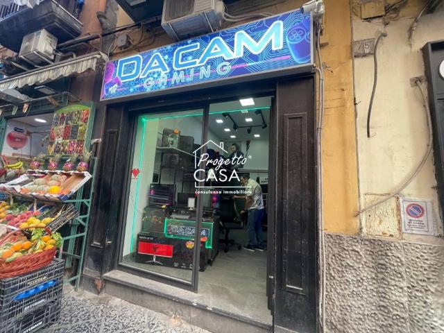 Attività / Licenza in vendita a Napoli NA