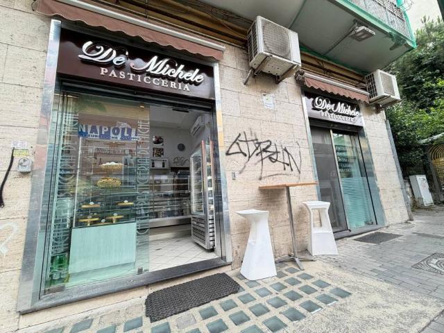 Attività / Licenza in vendita a Napoli NA