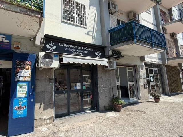 Attività / Licenza in vendita a Napoli NA