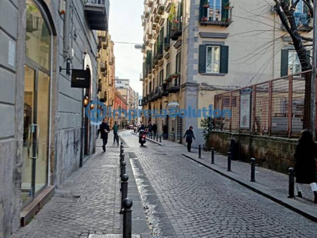 Attività / Licenza in vendita a Napoli NA