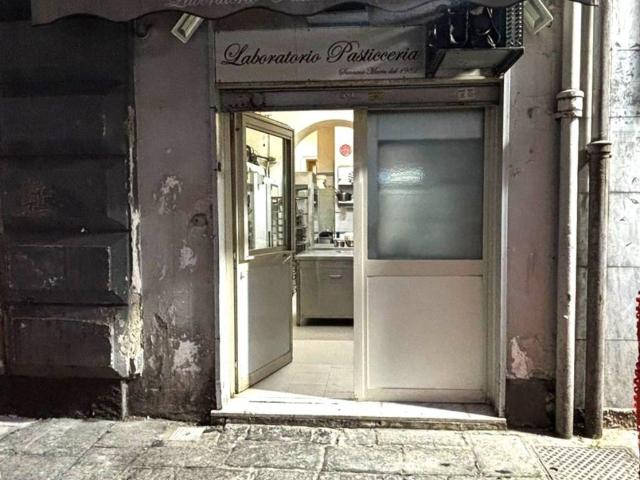 Attività / Licenza in vendita a Napoli NA