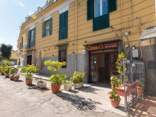 Attività / Licenza in vendita a Napoli NA