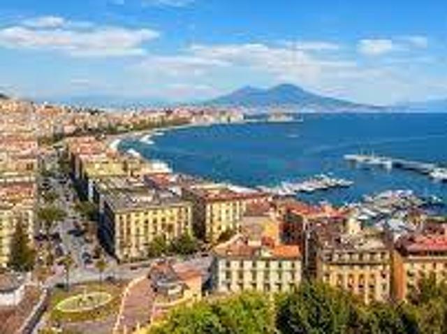 Attività / Licenza in vendita a Napoli NA