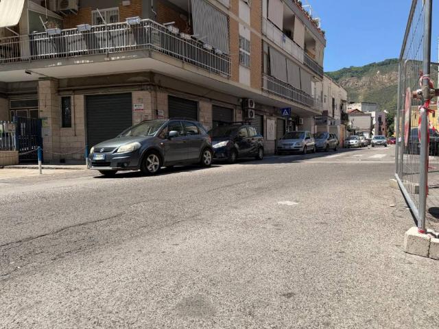 Attività / Licenza in vendita a Napoli NA