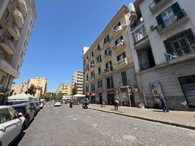 Attività / Licenza in vendita a Napoli NA