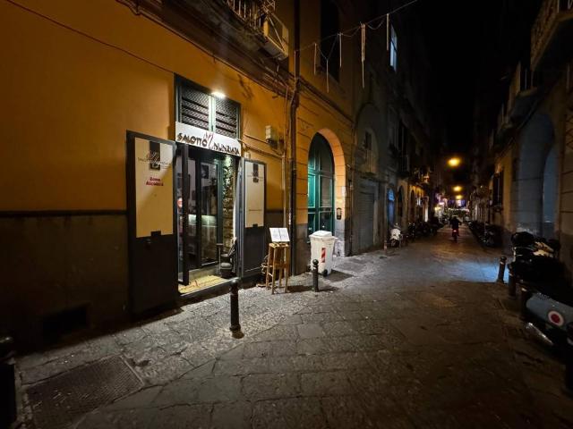 Attività / Licenza in vendita a Napoli NA