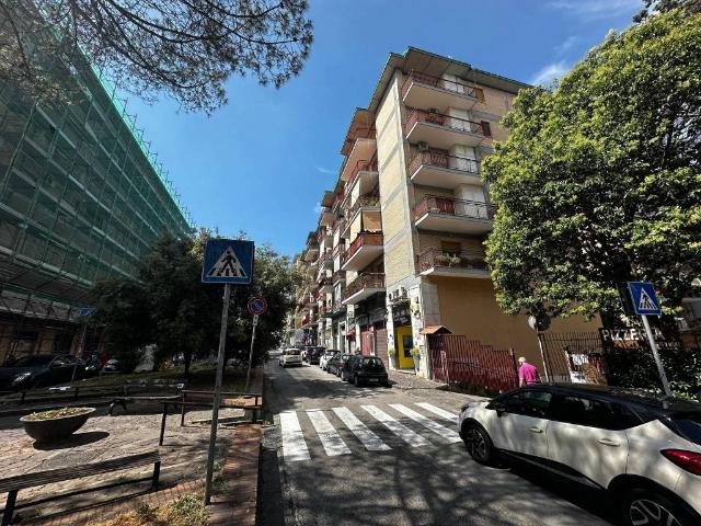 Attività / Licenza in vendita a Napoli NA
