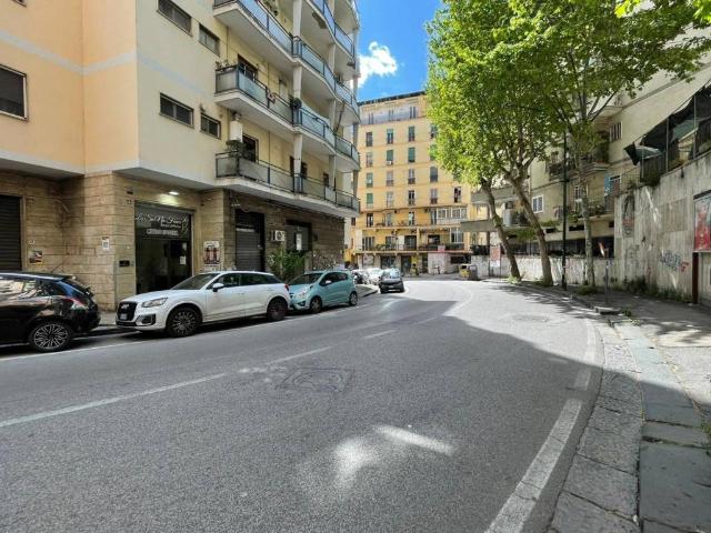 Attività / Licenza in vendita a Napoli NA