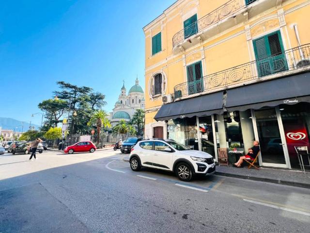 Attività / Licenza in vendita a Pompei NA