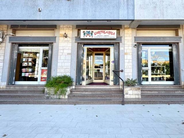 Attività / Licenza in vendita a Presicce Acquarica LE