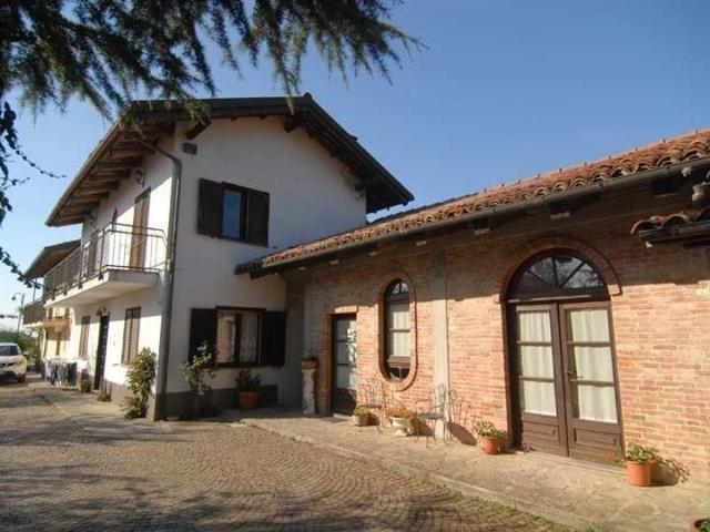 Attività ricettiva con ristorante e camere nelle Langhe 900m² Dogliani