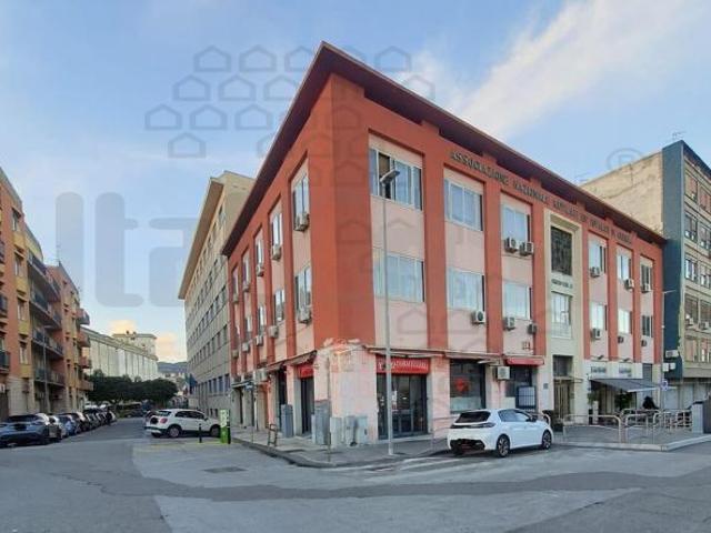 ATTIVITA'/LIC.COMMERCIALE di 3 vani e di 120 mq MESSINA rif. 2AS17375