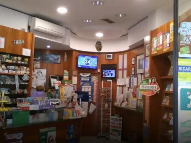 ATTIVITA'/LIC.COMMERCIALE in VENDITA a CASTIGLIONE DELLA PESCAIA CENTRO