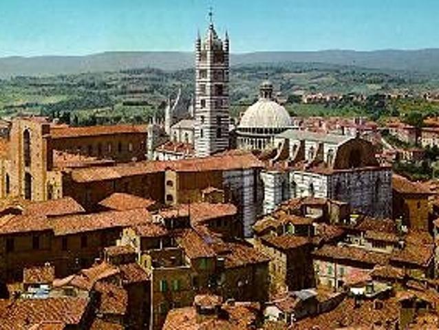 ATTIVITA'/LIC.COMMERCIALE in VENDITA a SIENA CENTRO STORICO