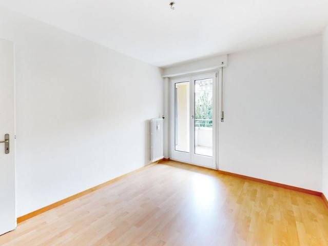 Attractive apartment with balcony in the sought after Matthof district