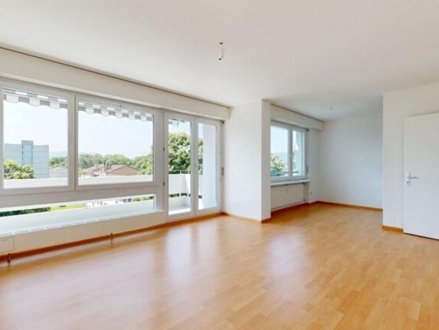 Attractive apartment with sunny balcony