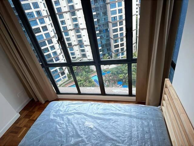 Attractive fully furnished single room All female tenants/no landlord