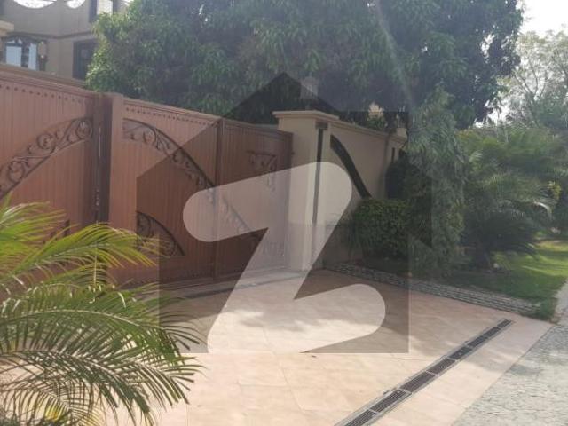 Attractive House For Big Family Qasim Road