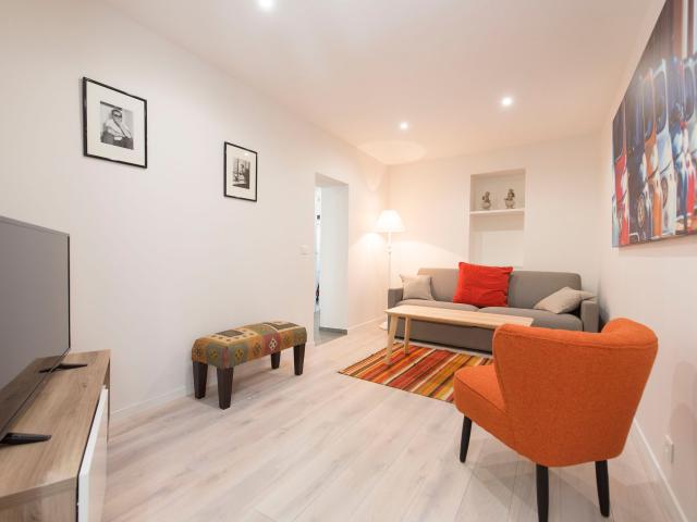 Attractive, light filled luxury flat