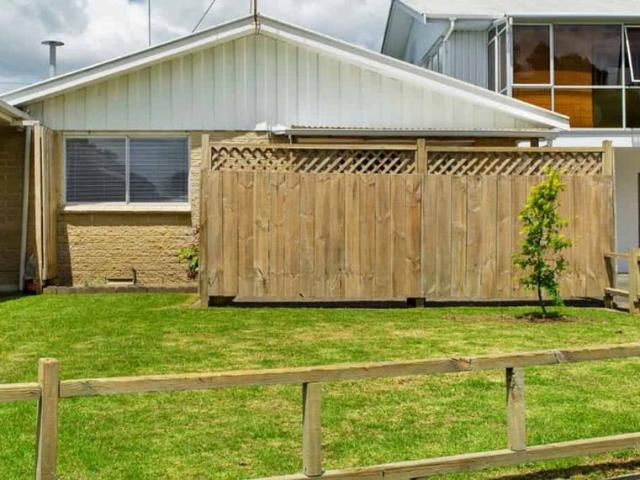 Attractive Well Located Unit