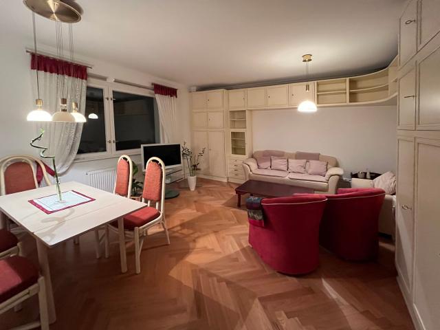 Attractive 3 Room Apartment with Balcony in a Prime Berlin City West Location – Charlottenburg Wilmersdorf, Hohenzollerndamm