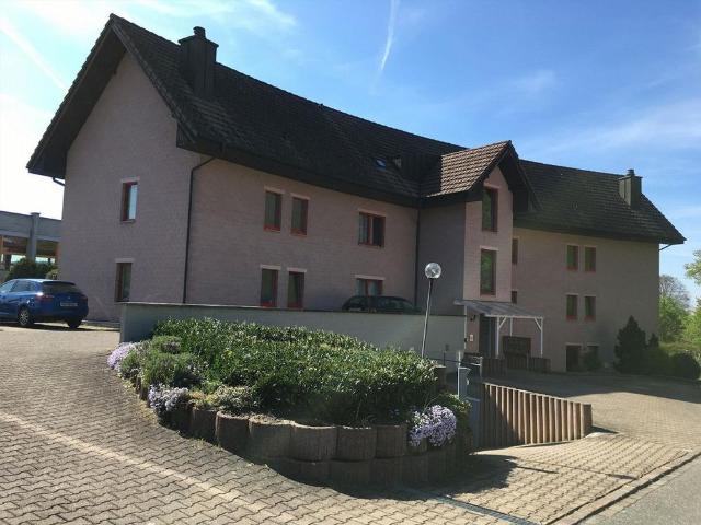 Attractive 4.5 room apartment with garden seating in Fahrwangen