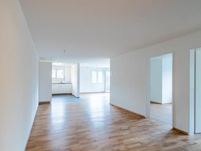 Attractive 4.5 room apartment in a sunny location with separate office