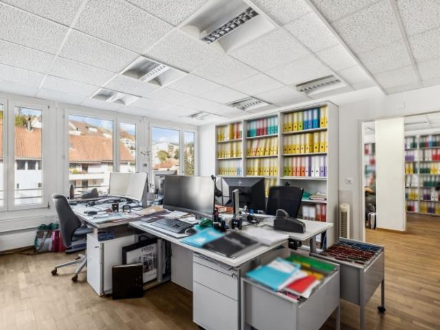 Attraktibe Büro, Therapie oder Dienstleistungsfläche