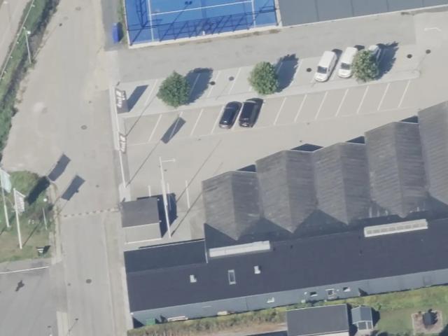 Attraktivt detaillejemål 324 m² + 35 m² overdækning på Stormøllevej 92, synligt ved Københavnsvej, parkering ved døren