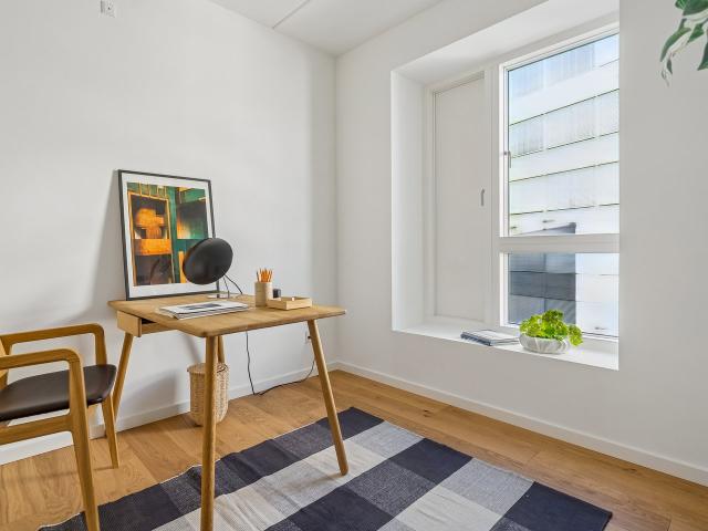 Attraktiv moderne 4 værelses lejlighed med altan