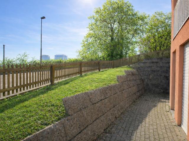 ATTRAKTIVE ANLAGEWOHNUNG MIT SONNIGEM SITZPLATZ