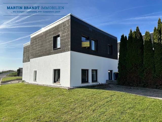 Attraktive Doppelhaushälfte mit Garten in traumhafter Feldrandlage von Hünstetten Wallrabenstein