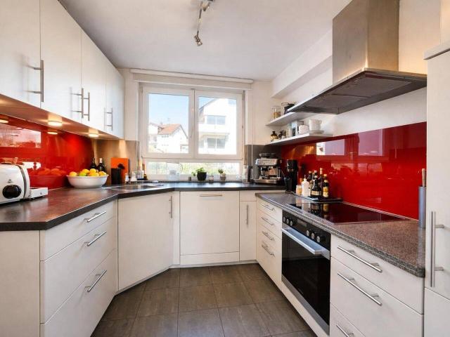 Attraktive Doppelhaushälfte mit Terrasse und Balkon
