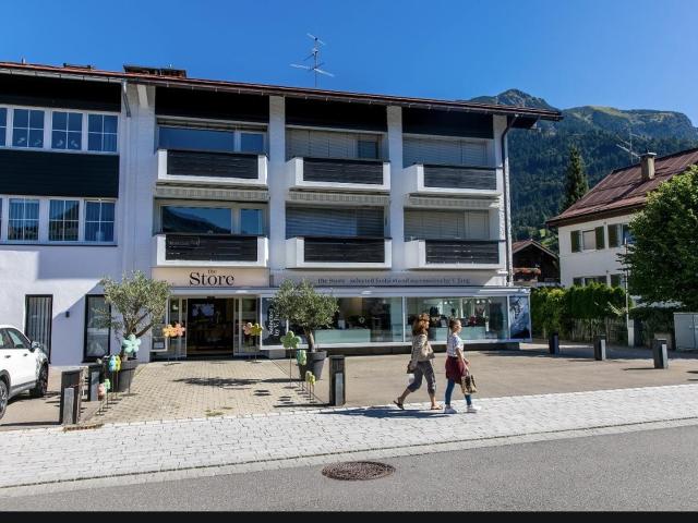 Attraktive Gewerbefläche mit großer Schaufensterfront in Oberstdorf
