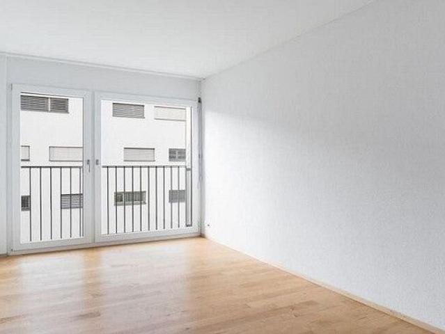 Attraktive grosse 5,5 Zimmerwohnung mit Sitzplatz!