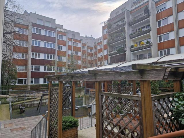 ATTRAKTIVE, IN DEN RUHIGEN INNENHOF AUSGERICHTETE 1 ZIMMER TERRASSENWOHNUNG IN BELIEBTER WOHNLAGE
