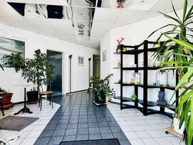 Attraktive Kapitalanlage: Moderne Büroeinheit in Groß Zimmern