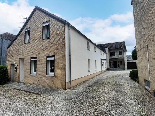 Attraktive Kapitalanlage: Vollvermietetes Immobilienensemble MFH, EFH, 2DHH