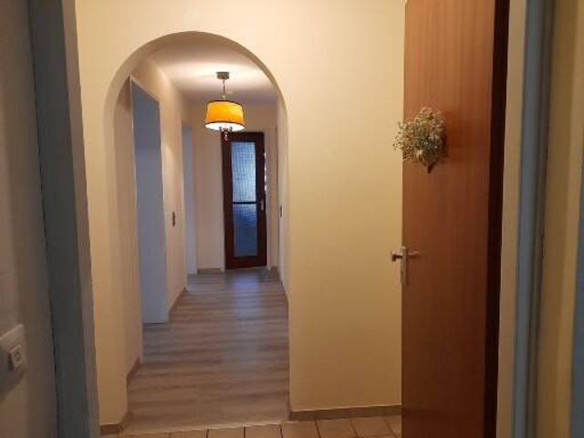 Attraktive und gepflegte 2 Zimmer Wohnung in Villenlage