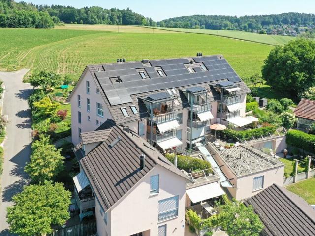 Attraktive 2.5 Dachzimmerwohnung mit genialer Weitsicht auf die Berge