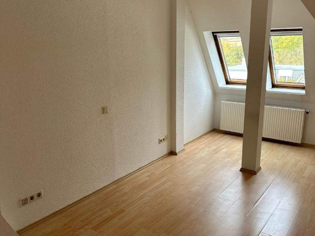 Attraktive 2 Zimmer Dachgeschosswohnung im Altbau über den Dächern von Steglitz Zehlendorf!