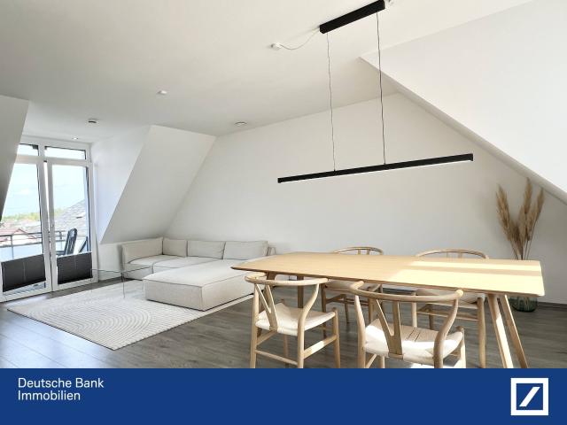 Attraktive 2 Zimmer Dachgeschosswohnung mit Balkon